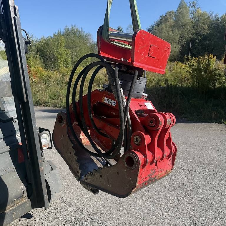 Takeuchi Greifer: Bagger Greifer UG05 – Gebraucht aus Menziken von TairiBaumaschinen10 1