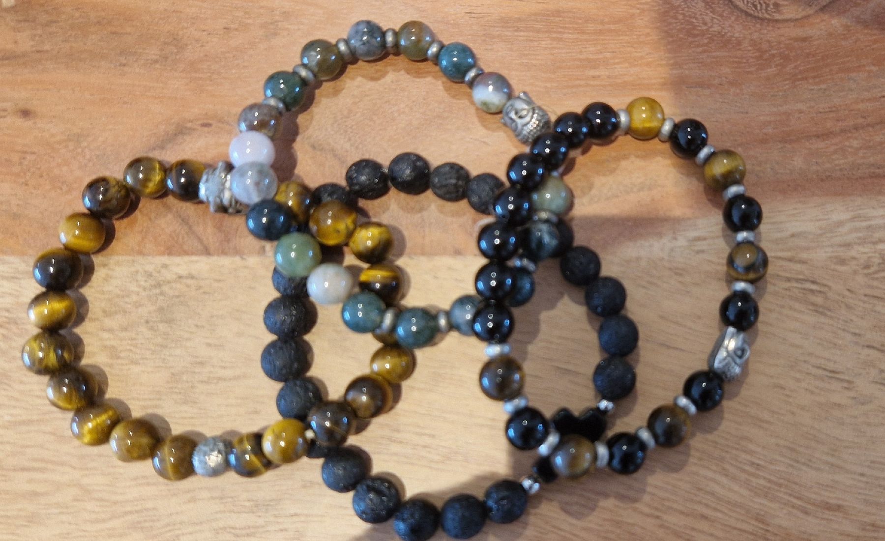 Bracelets: Versch. Stein Armbänder, elastisch, Handmade Neu! – Neuf (Voir description) à Wallisellen par Outrun 1