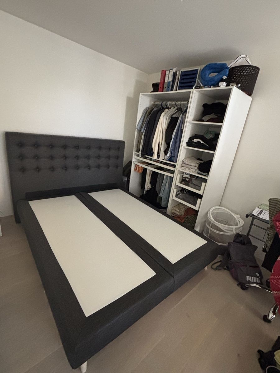 Betten: Bettgestell, 160x200 mit Kopfteil – Gebraucht aus Zürich von pre_55b8 1