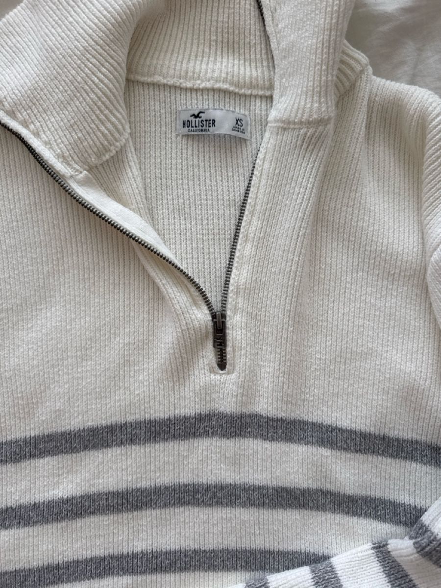 Hollister Lots de vêtements: Pullover Hollister weiss/grau gestreift – D'occasion à Lyss par Robotix 1