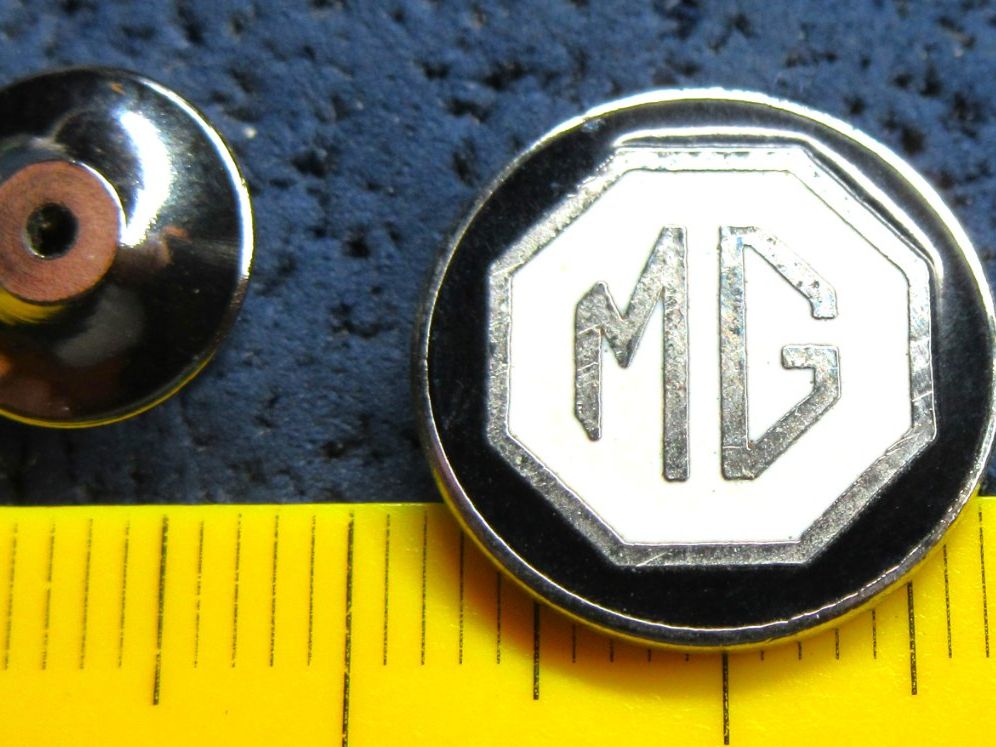 MG AUTO LOGO RUD ENAMEL PIN MIT SECURITY-CLIP (Gebraucht) in Ettingen ...