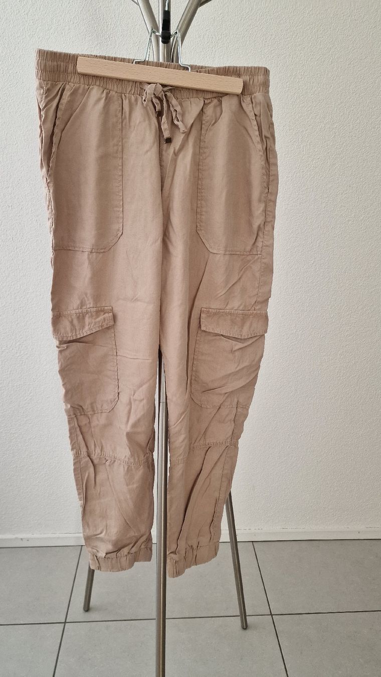 C&A Pantaloni: C&A Lyocell Hose Beige/Camel, Gr. 38 mega weich – Usato da Zofingen venduto da stm_dl82