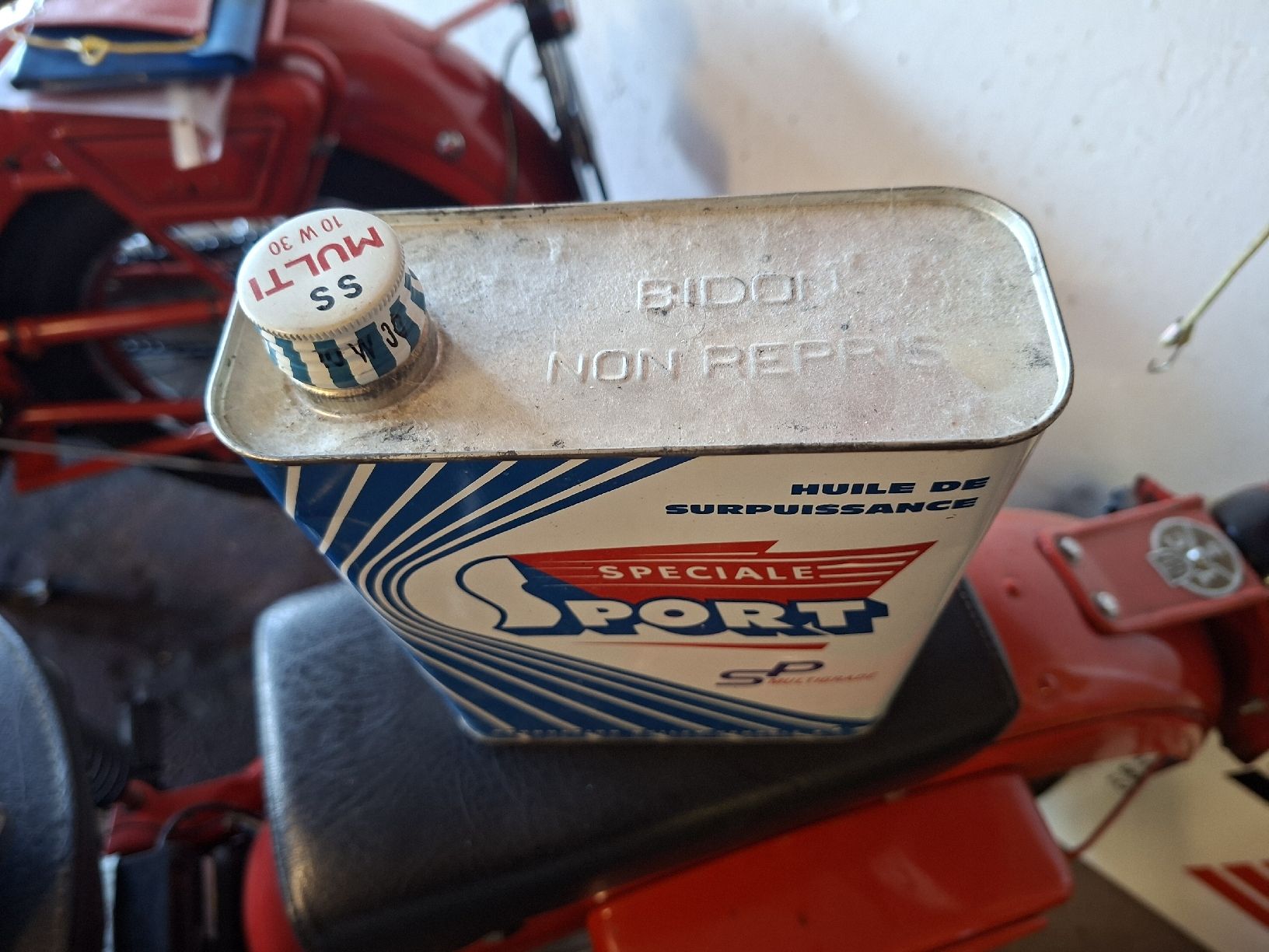 Autres accessoires p. véhicule: bidon collector oldtimer Renault Alpine rare shell esso BP  – D'occasion à lausanne par Nicolier0 3