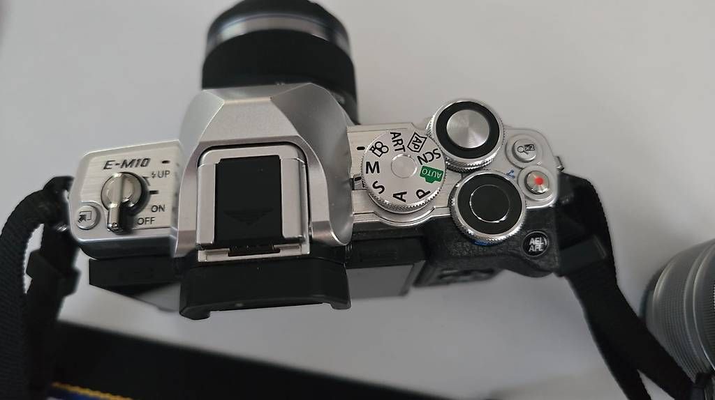 Olympus Fotocamera: Olympus OM-D E-M10 Mark IV Kamera Set / mit 2 Objektiv – Usato da Bütschwil venduto da Nesh05 3