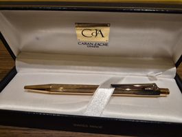 Caran d'Ache Kugelschreiber Ecridor  Chevron,vergoldet