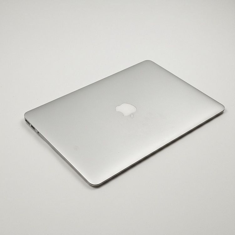 Apple Portables: MacBook Air 13-inch - A1466 – D'occasion à Territet par jam_2yx7 1