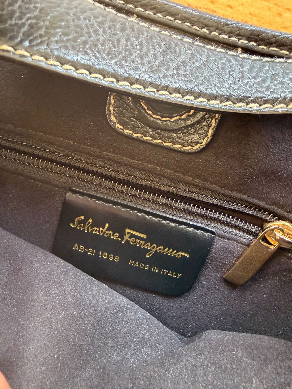 Salvatore Ferragamo Borse da donna: Salvatore Ferragamo Schultertasche – Usato da Lachen SZ venduto da Mavi8808 2