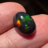 2.60 ct - Natural Ethiopian Opal - 11 x 8 mm