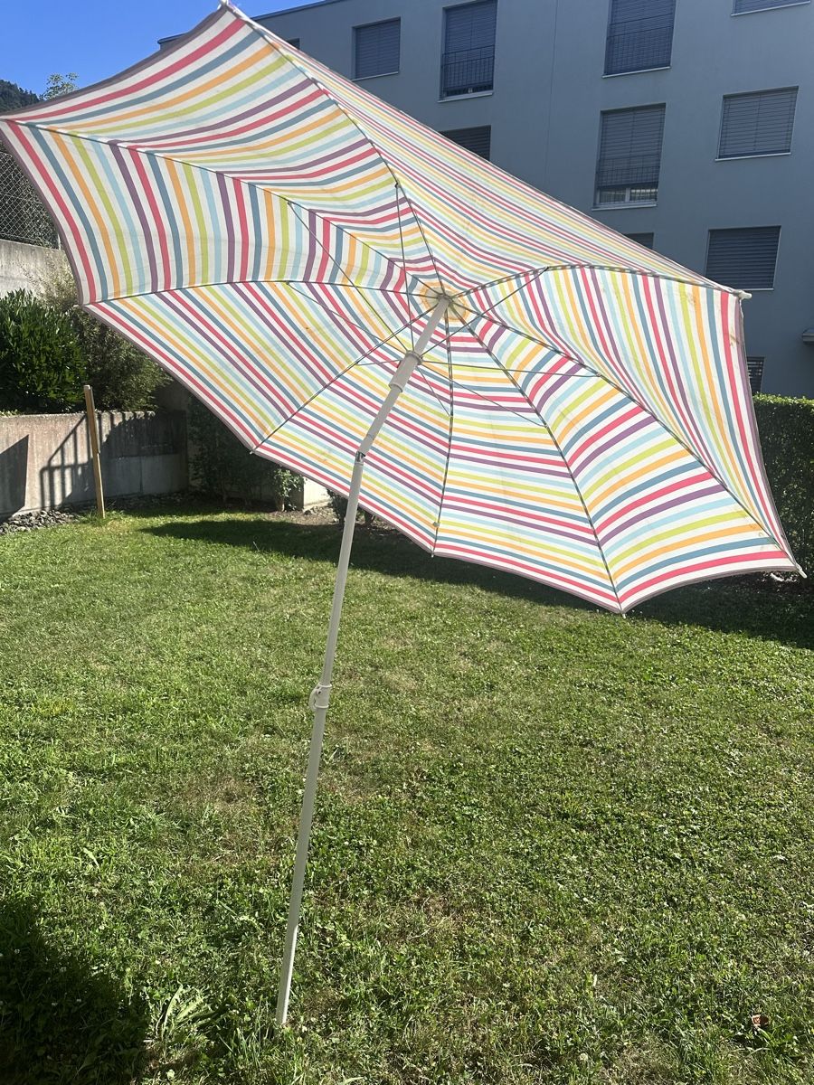 Sonnenschirme: Sonnenschirm für Badi – Gebraucht aus Root von BravoSix 1