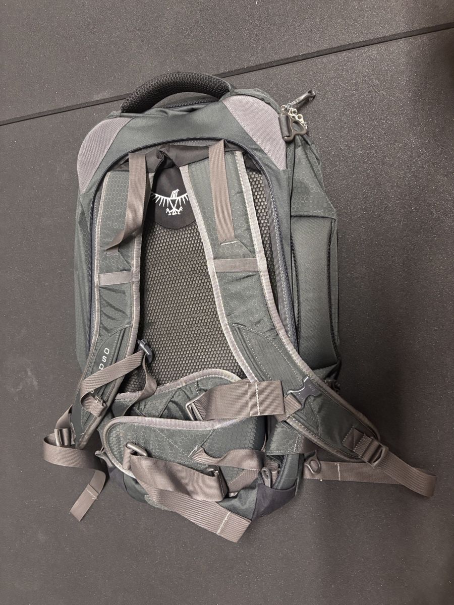 Osprey Sacs à dos: Rucksack Osprey Farpoint 40 - Neuwertig – Neuf (Voir description) à Stachen par stachi08 1