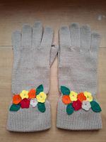 Neue Vintage Handschuhe beige mit Blumen-Aufnäher