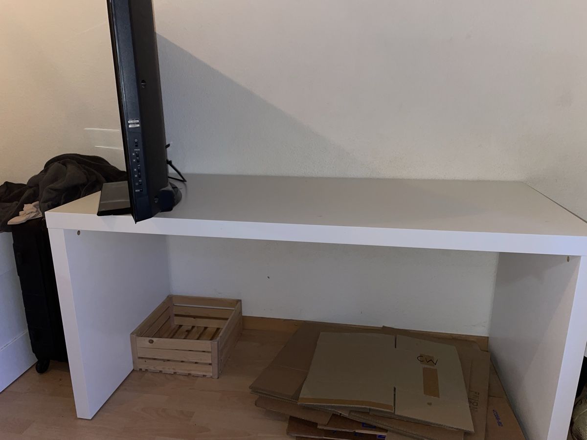 Ikea Scrivanie: Pult – Usato da Wichtrach venduto da lor_6zwr 1