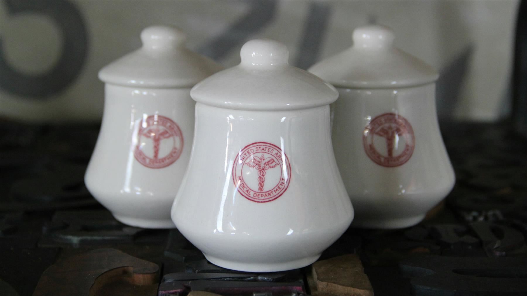 Accessori da laboratorio: Apothekergefäss "United States Army" – Usato da Birrwil venduto da brandschatz_birrwil