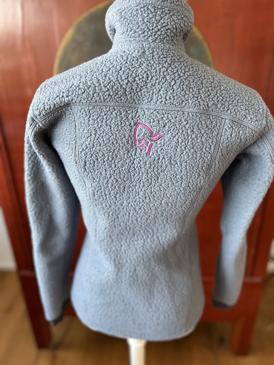 Norrøna Jacken: Norrona Trollveggen Warm 2 Jacke – Gebraucht aus Frauenfeld von  3