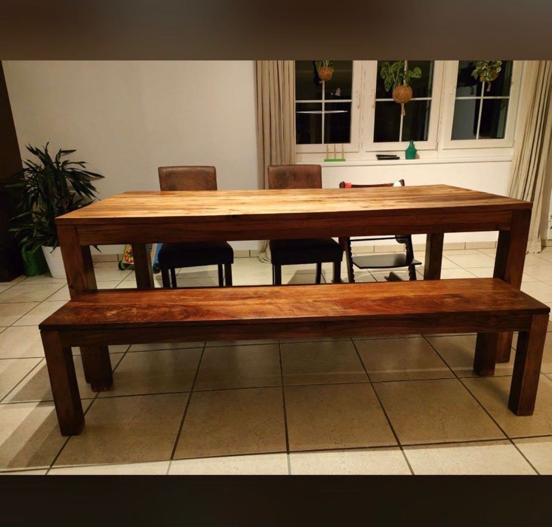 Tables: Holztisch mit Sitzbank – D'occasion à Bachs par isa_89