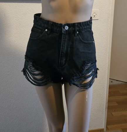 Short en jean noir déchiré 9/27 high Abrand Jeans (70.-)