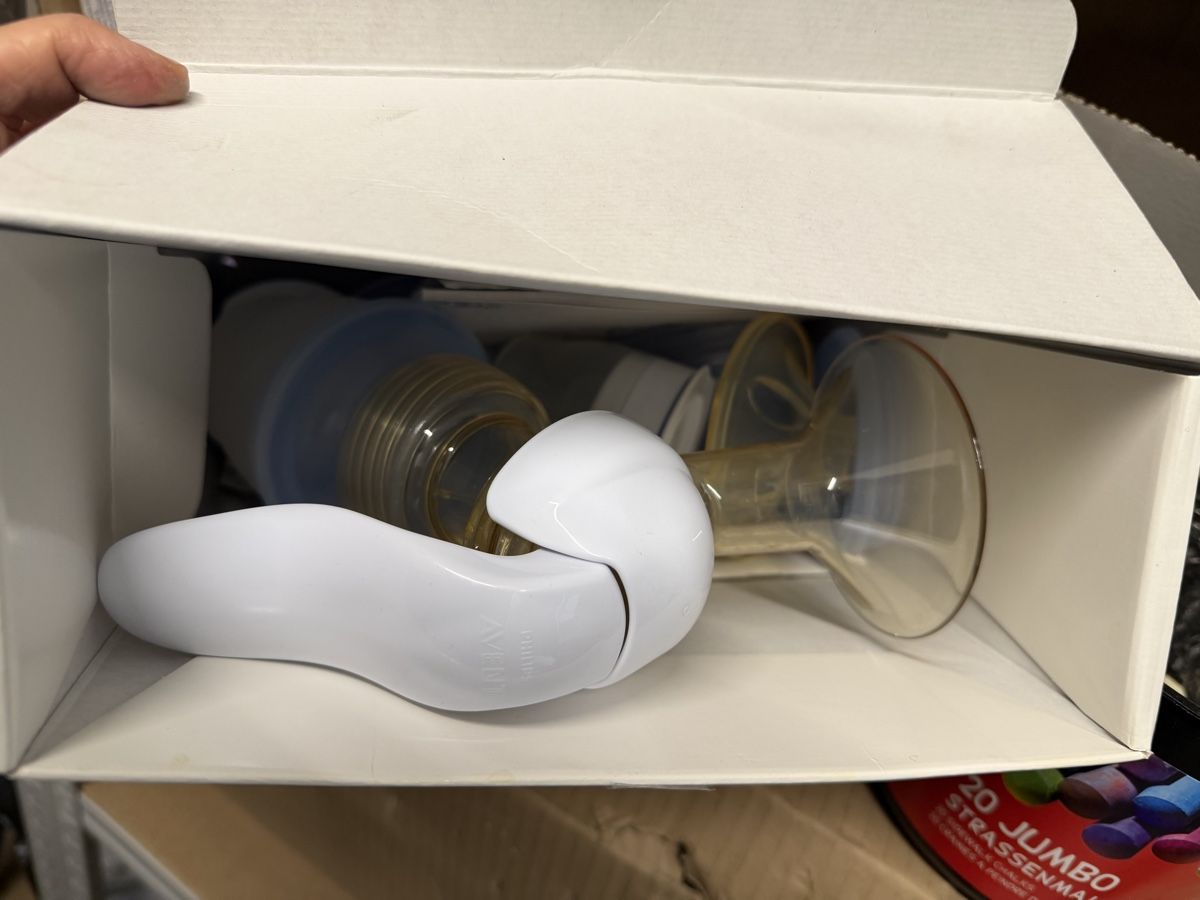 Philips Stillzubehör: Philips Avent Manual Breast Pump with VIA System 15pcs – Gebraucht aus Zürich von Borruga 1