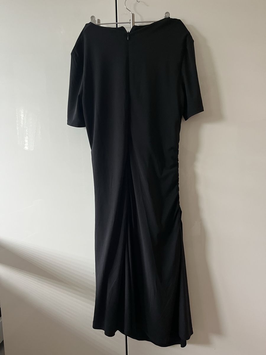 Robes: Robe élégante taille M – Neuf (Voir description) à Aigle par sow_m7gm 7