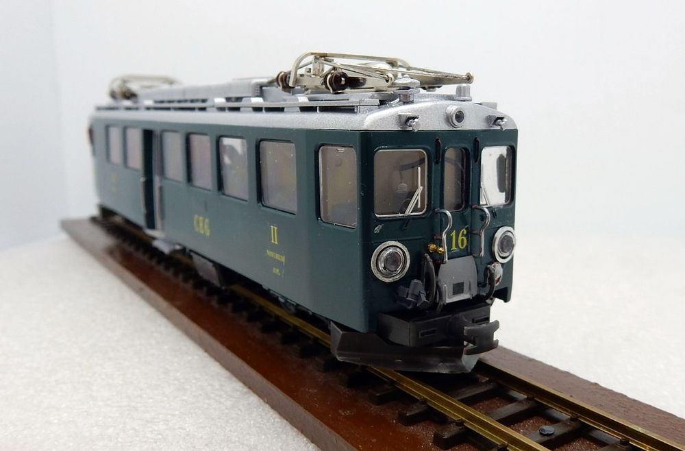 Train Electrique Jouet pour Enfants Jeu de Train à Vapeur avec Fumée, Wagons Fret et Voies
