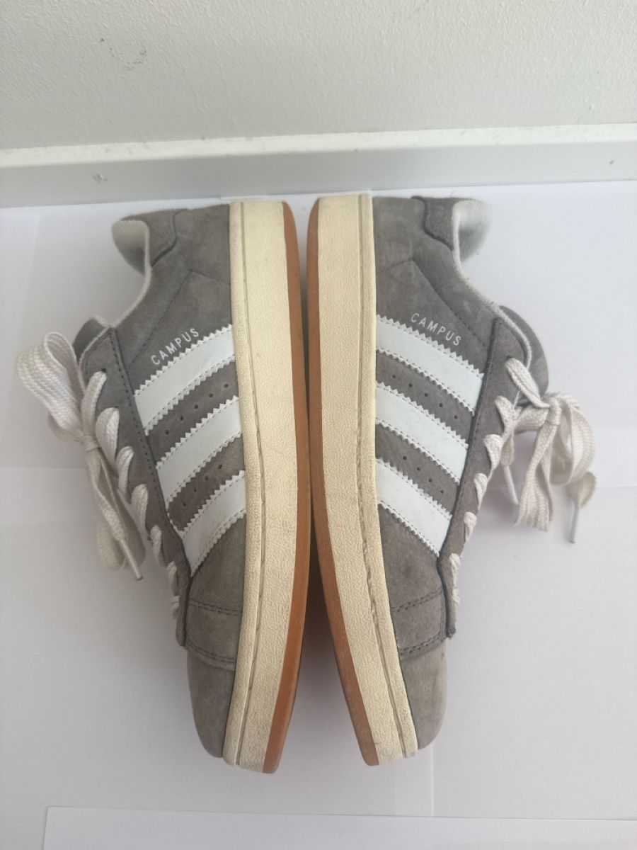 Adidas Chaussures hommes: Graue Adidas Campus – D'occasion à St. Niklausen LU par car_2562 4