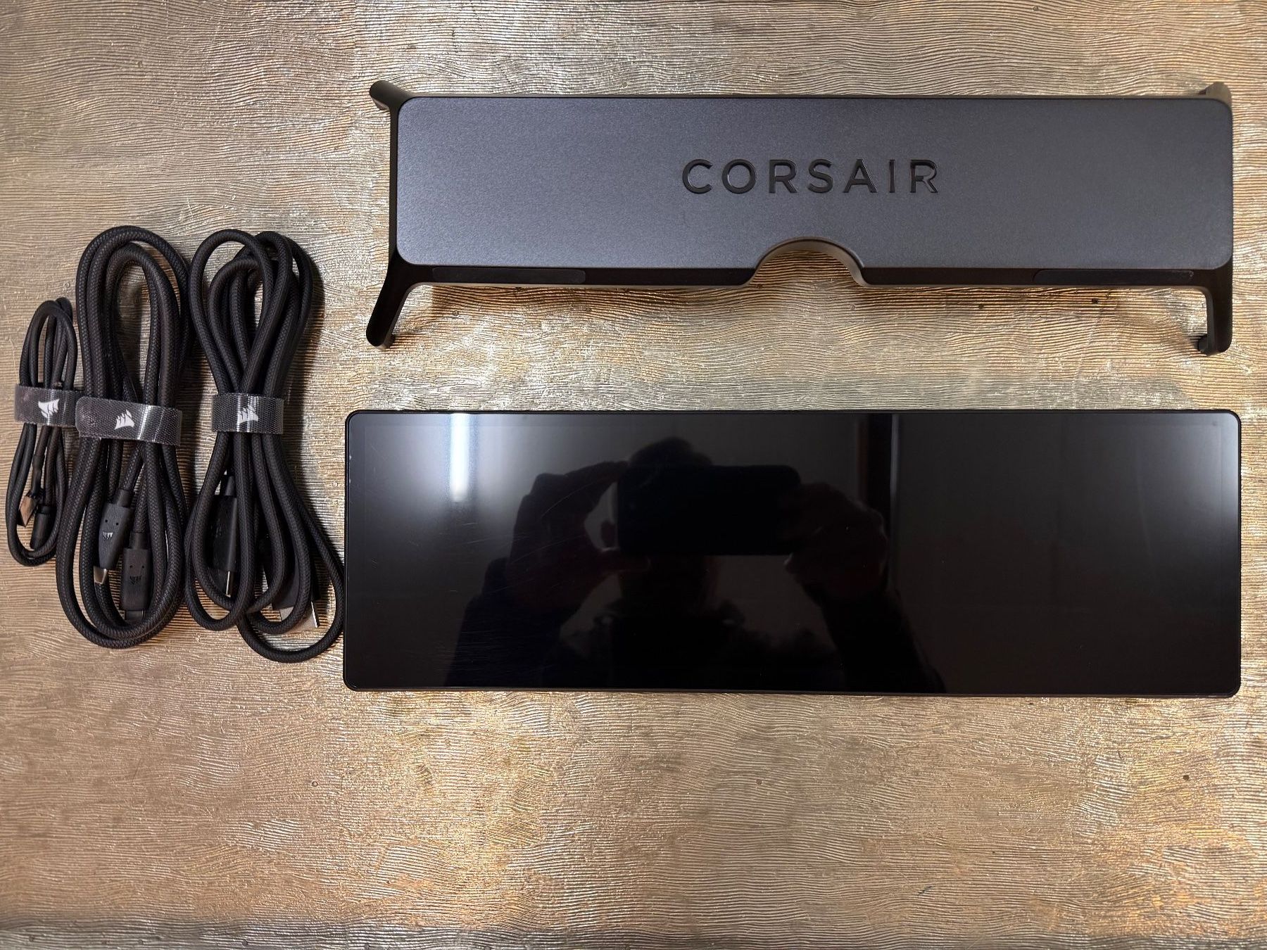 Corsair Monitor: CORSAIR XENEON EDGE 14.5" LCD Touchscreen – Usato da Hergiswil NW venduto da Tested-good