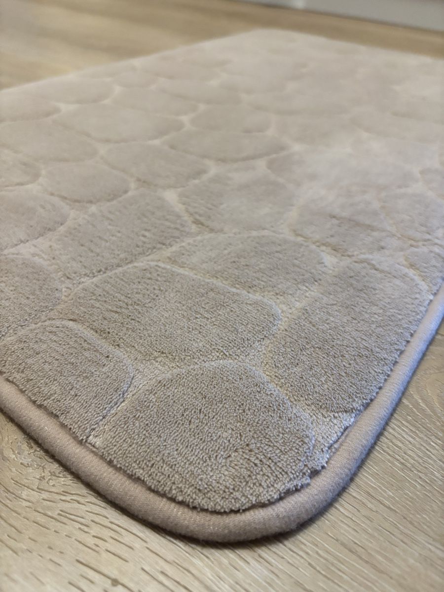 Teppiche: Rutschfeste Badematte / Badteppich in Beige  – Gebraucht aus Trimbach von fro_2ztm 1