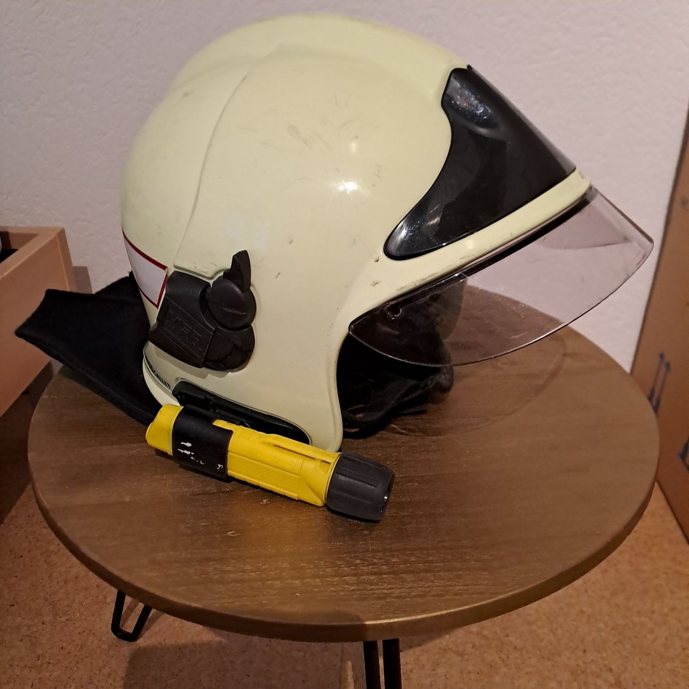Pompiers: Feuerwehrhelm mit Lampe – D'occasion à Gipf-Oberfrick par Mig_29
