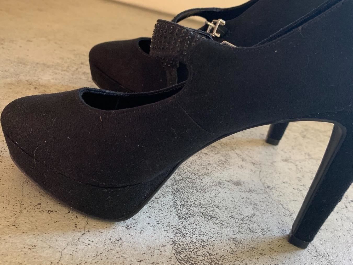 Scarpe da donna: Pumps Plateau schwarz Gr 37 Velours – Usato da Biel-Benken BL venduto da BelginE 1