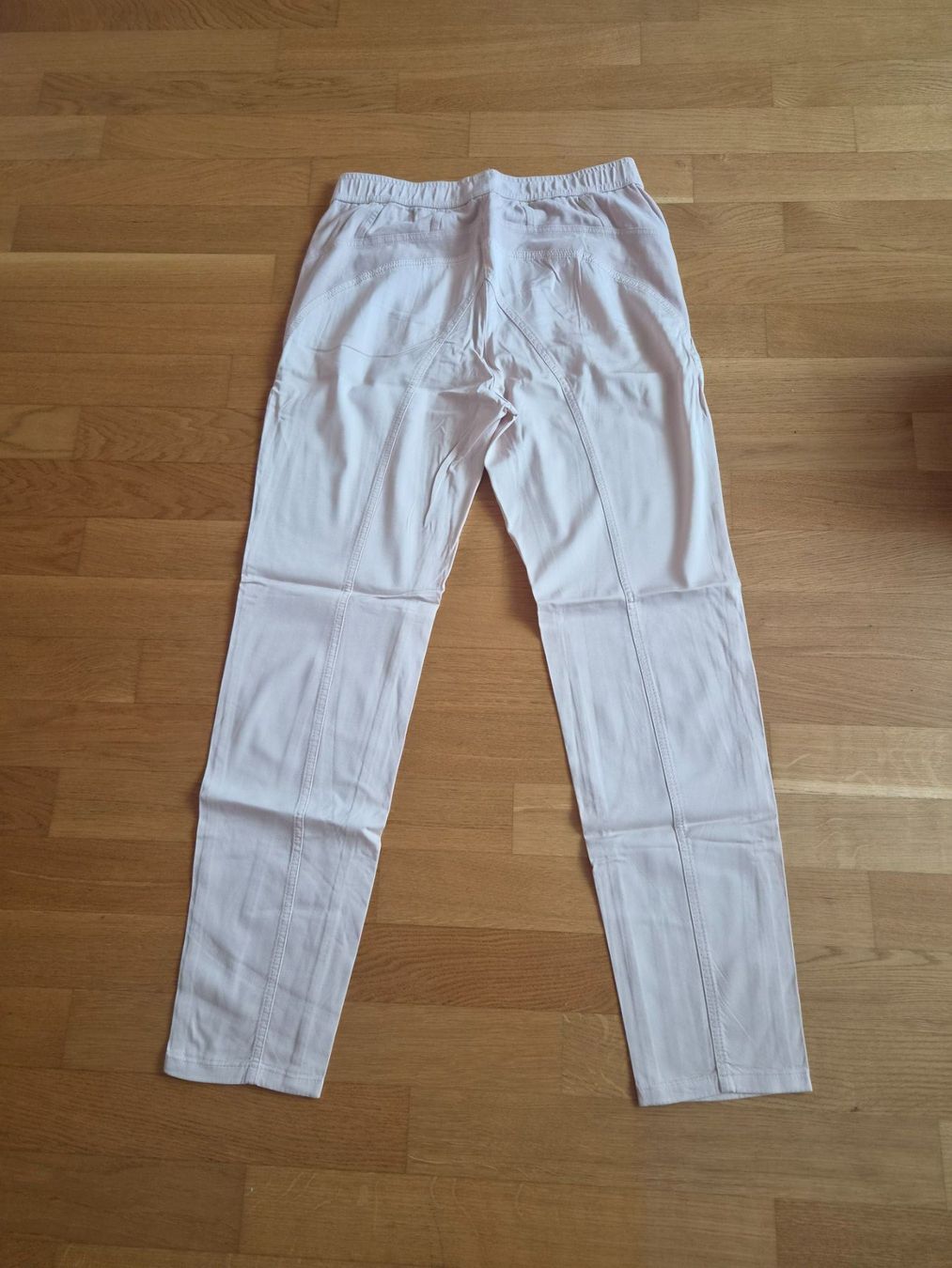 Marc Cain Pantaloni: Marc Cain Damen Stoffhose beige elastischer Bund – Nuovo (secondo la descrizione) da Unterentfelden venduto da hofa01 1