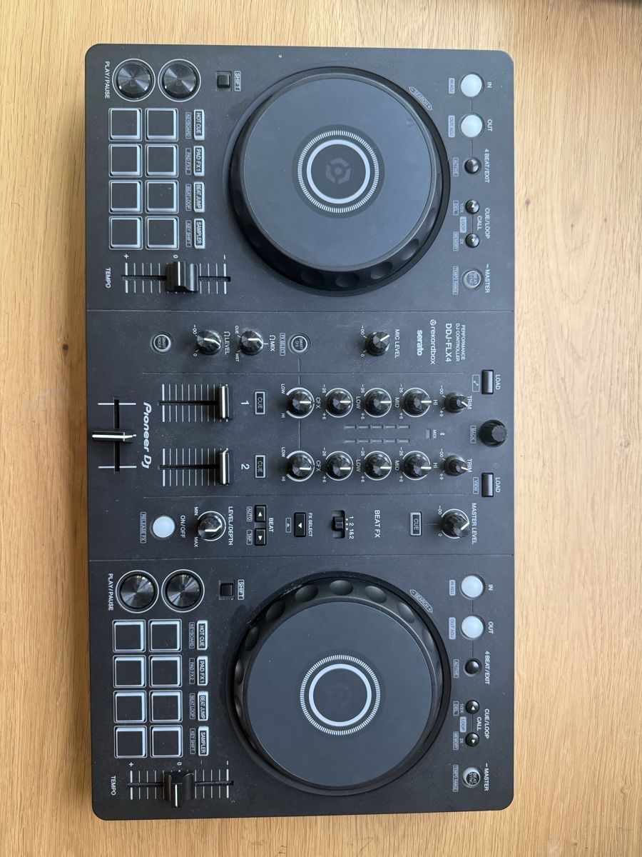 Pioneer Console di mixaggio: Pioneer DJ DDJ-FLX4 – Usato da St. Gallen venduto da pas_zqs9