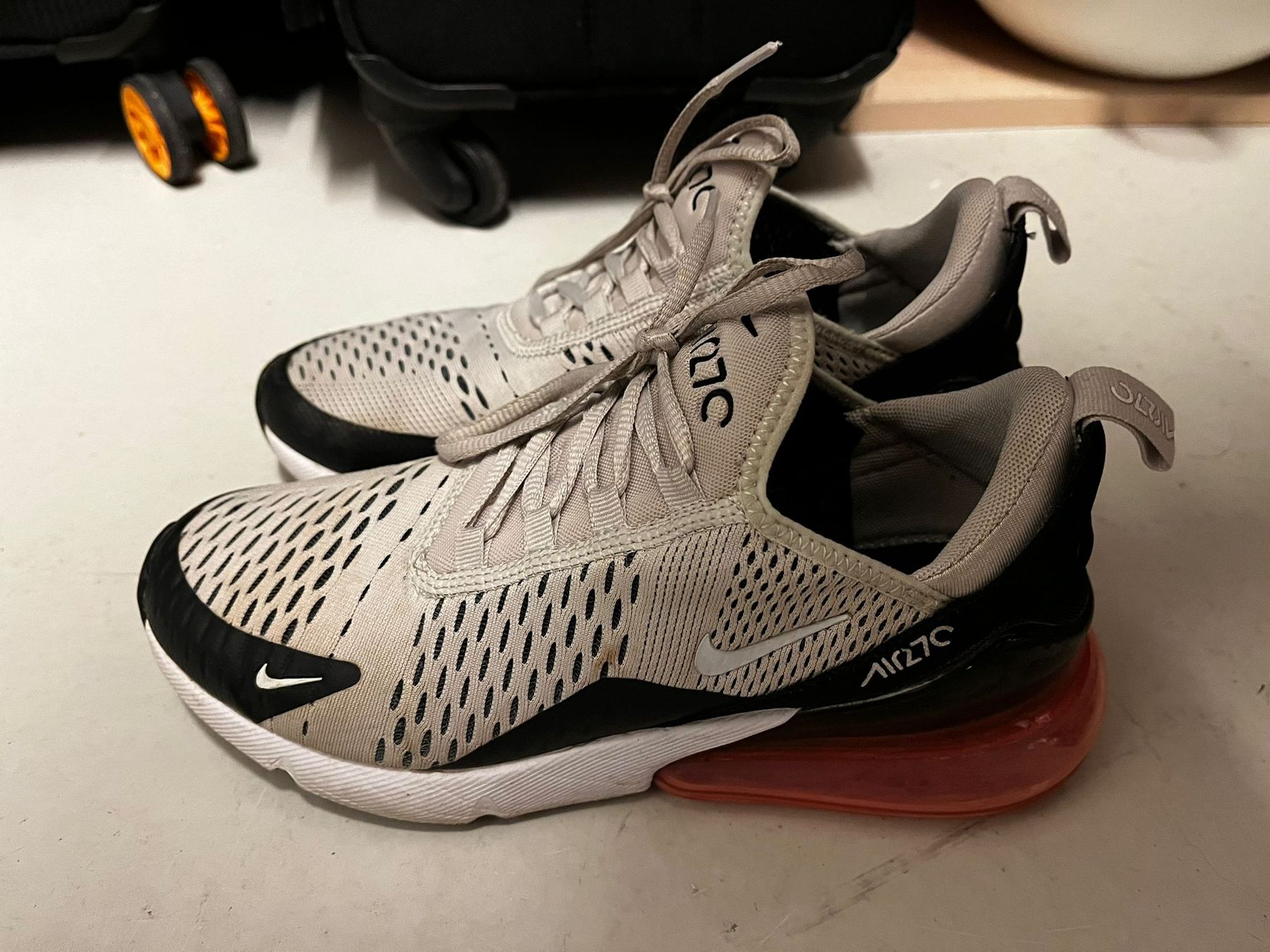 Nike Scarpe da donna: NIKE Sneaker Air Max 270 Gr. 39 – Usato da Lenzburg venduto da Rama010
