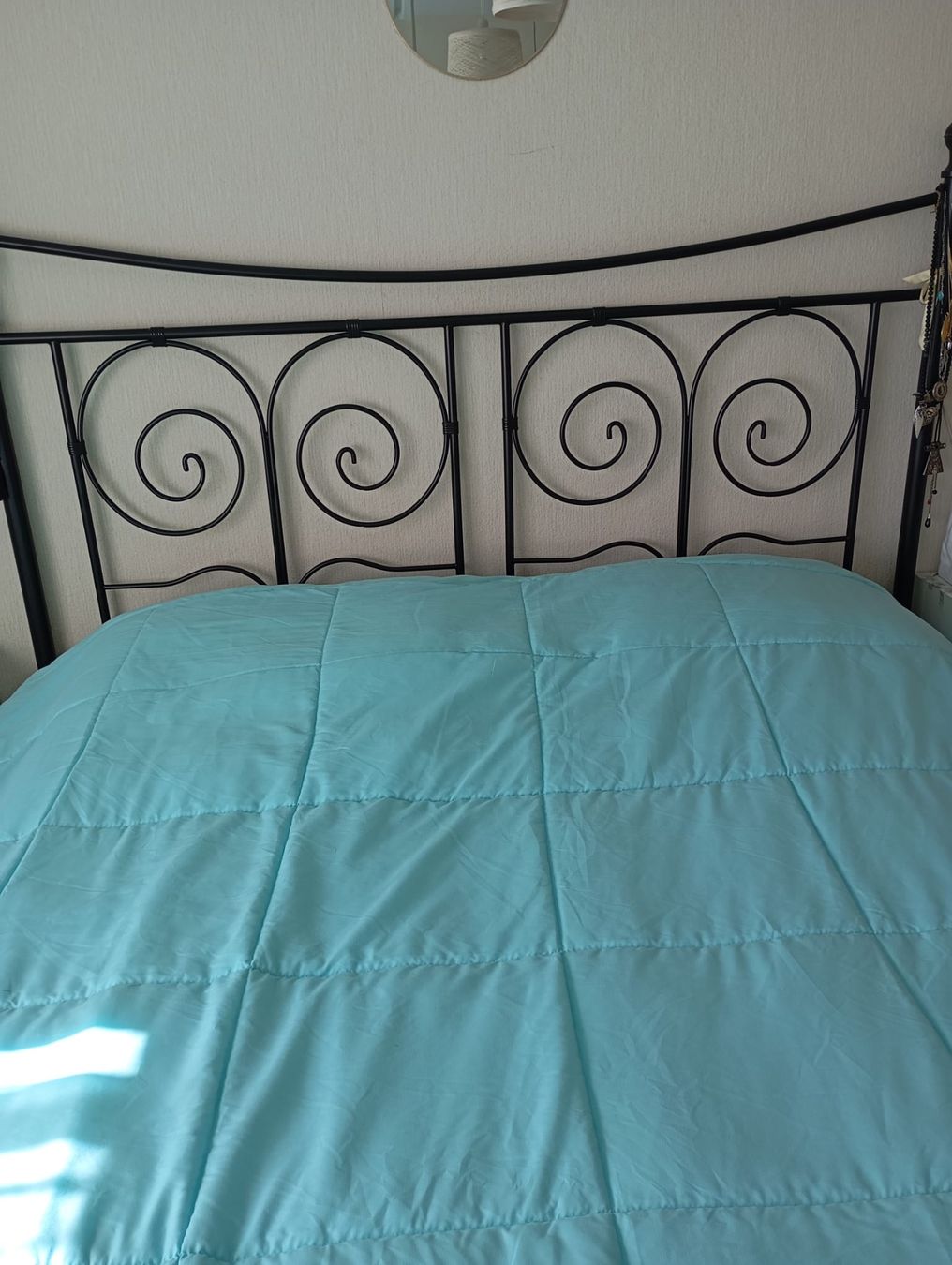 Letti: Metal Bed Frame with Decorative Swirls - Queen Size - Summer – Usato da Zürich venduto da pinish 1