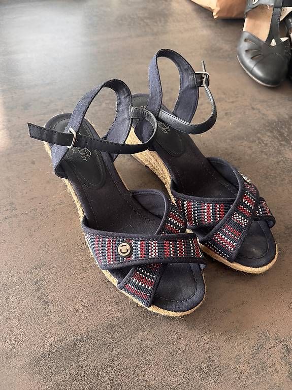 Scarpe da donna: Keilsandale Dunkelblau Gr. 41 – Usato da Wangen SZ venduto da CND1203