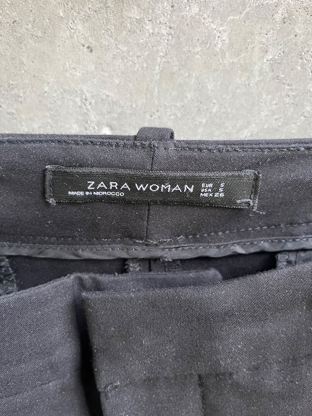 Pantaloni: Zara Hose schwarz – Usato da Bern venduto da leokislig 1