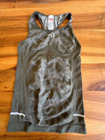 Kari Traa Sporttop Gr. XS-S Khaki / Damen  NEU