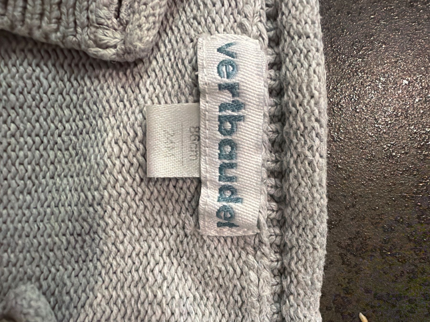 Maglioni & Felpe: Strickjacke Vertbaudet grau mit Rüschen; Gr. 86 – Usato da Brüttisellen venduto da val_r8g6 1