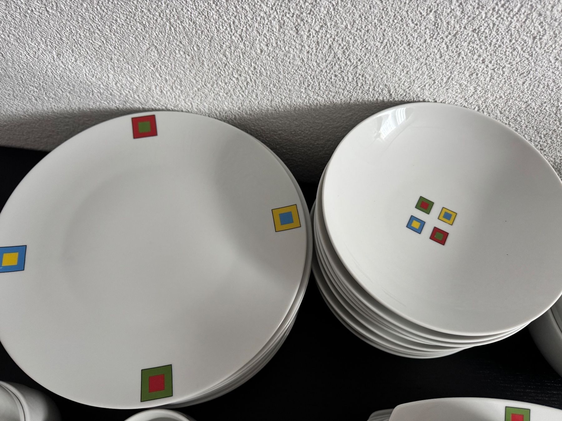Set di piatti: Geschirr Set 62-teilig – Usato da Bütschwil venduto da Chewies 1