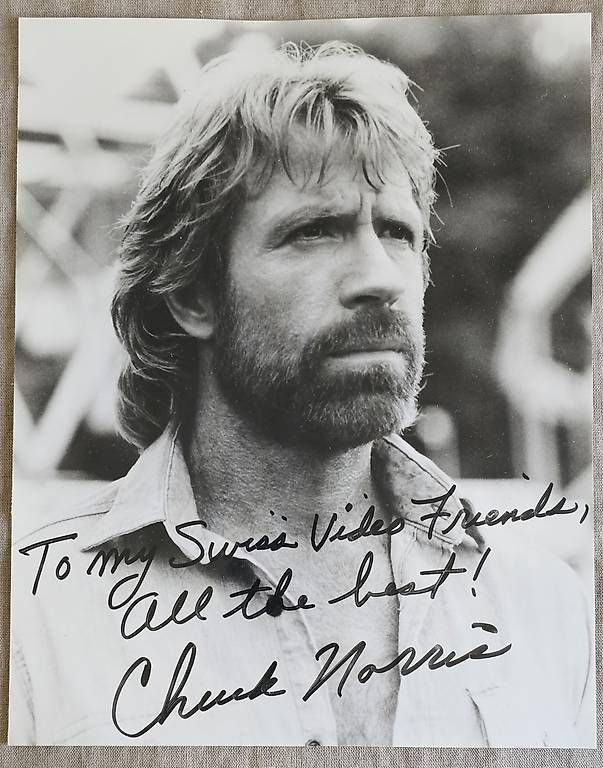 Autogramme: Chuck Norris Autogramm mit Widmung 30×24 cm. – Gebraucht aus Basel von MichelFa