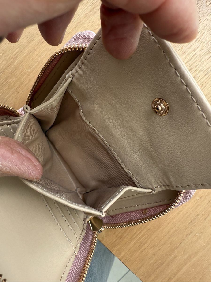 Guess Portamonete: Guess Portemonnaie – Usato da visp venduto da Kmemo1 3