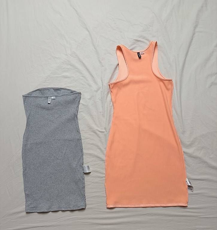 Kleider: Lot de 2 robes H&M Divided – Gebraucht aus Villeneuve VD von car_bf9k 2