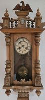 Pendeluhr Holz antik Funktionsfähig mit Adler Ornament