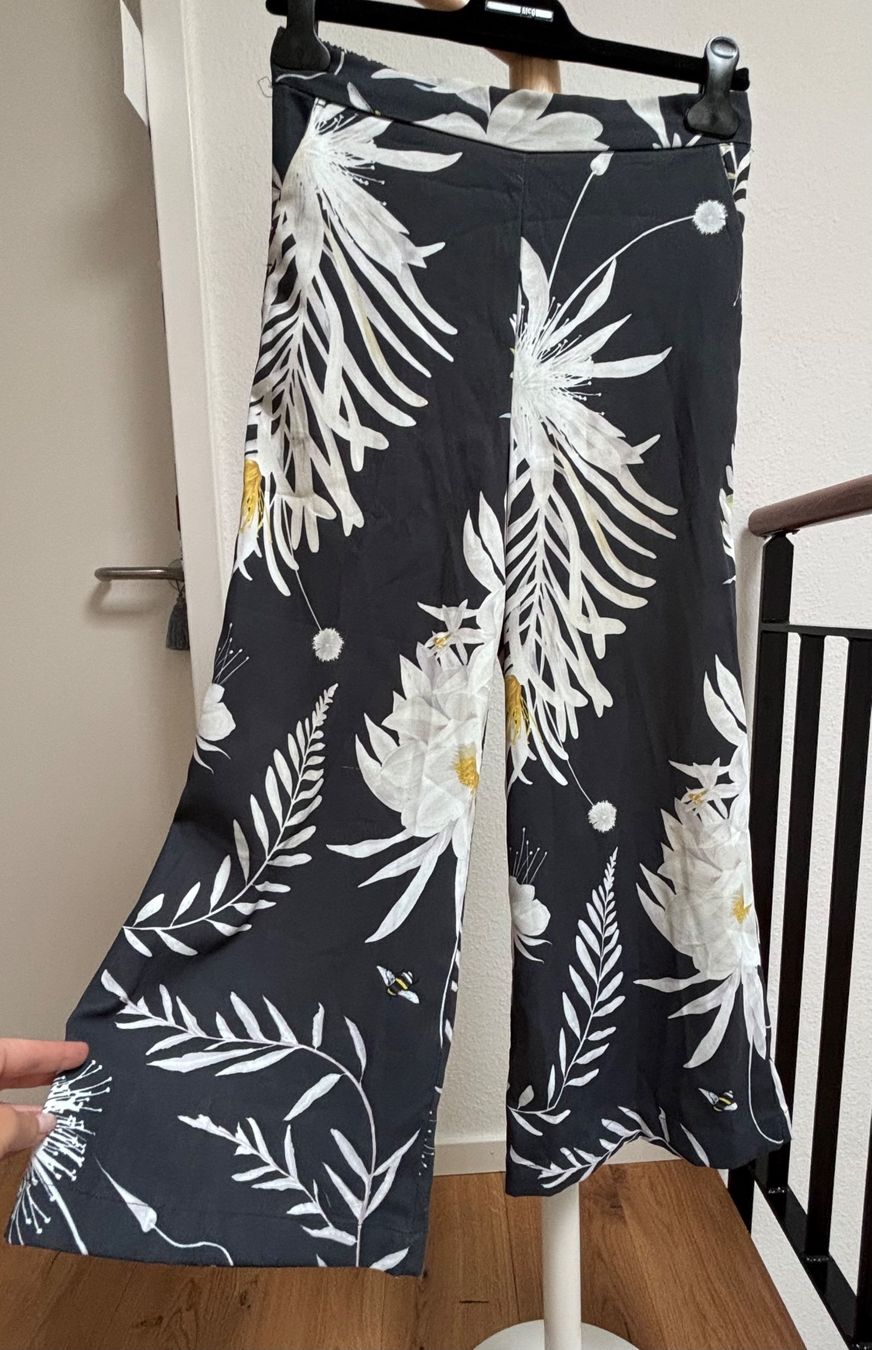 H&M Pantaloni: Hose gemustert Gr. S – Usato da Volketswil venduto da Irkasha 5