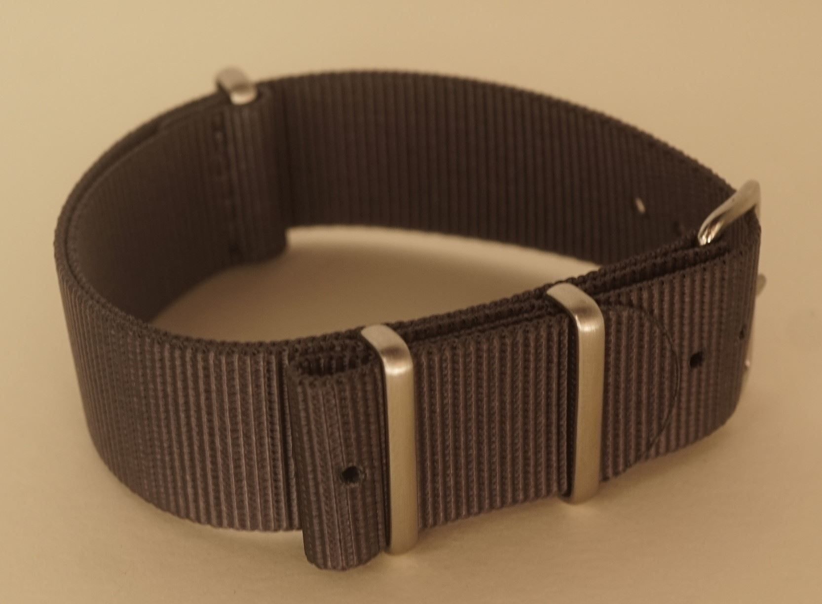 Uhrenarmbänder: NATO Strap Armband 20 mm einfarbig grau – Neu und originalverpackt aus Leipzig von rheingold_watches 1