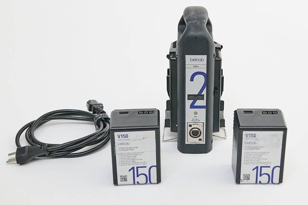 Akkus: 2 BEBOP Akkus V-Mount Micro 150 mit Ladegerät – Gebraucht aus Zürich von lozzaphoto