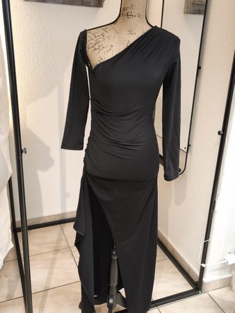 Abendkleid schwarz mit Beinschlitz Grösse S neuwertig