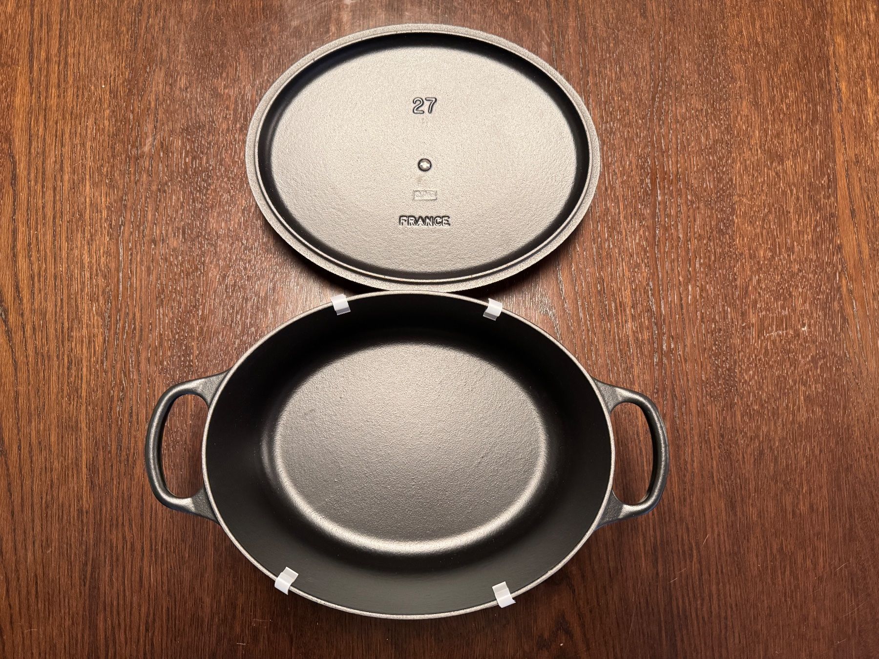 Le Creuset Pentole: Le Creuset Ovaler Bräter 27cm / 4.1L – Nuovo e nell'imballaggio originale da Zürich venduto da Secure 2