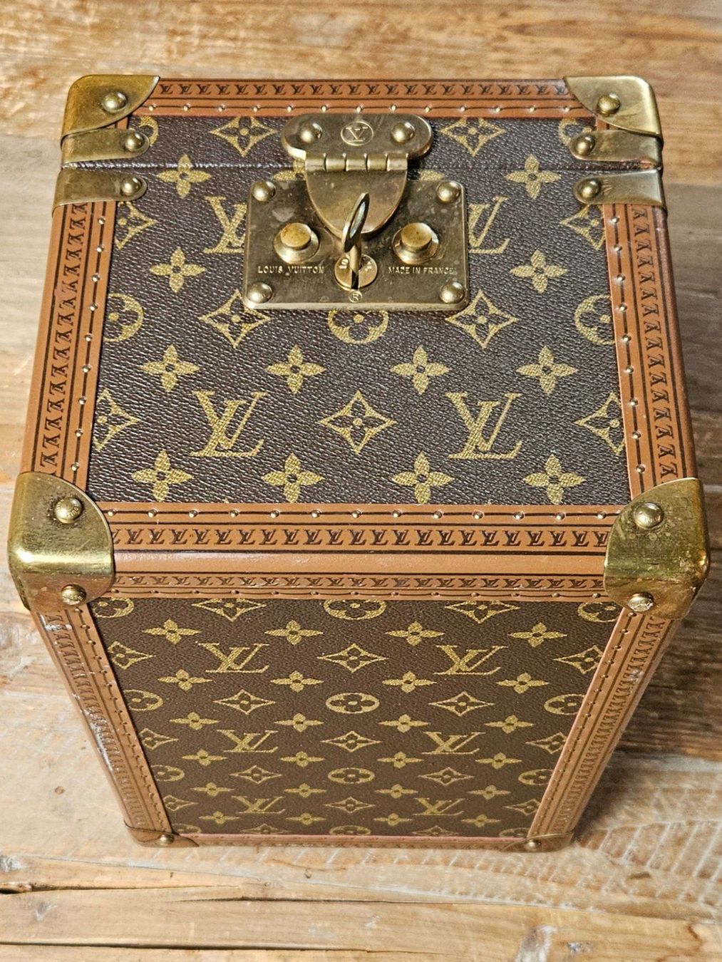 Louis Vuitton Custodie per cosmetici: Louis Vuitton Kosmetikkoffer – Nuovo (secondo la descrizione) da Meyriez venduto da Zigzagzug 1