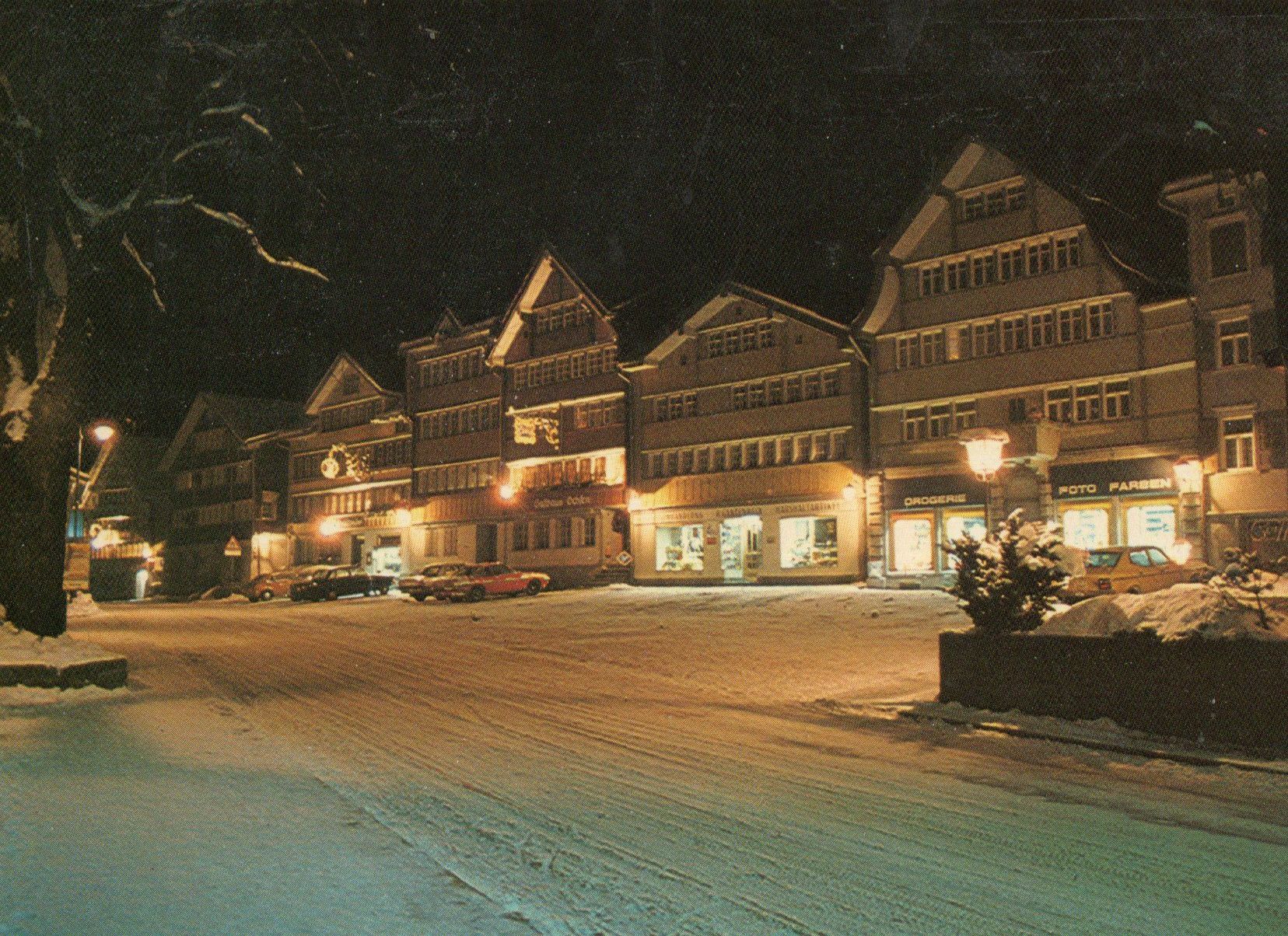 Cartoline postali: Urnäsch - Dorfplatz – Nuovo (secondo la descrizione) da Melano venduto da pisonsdro
