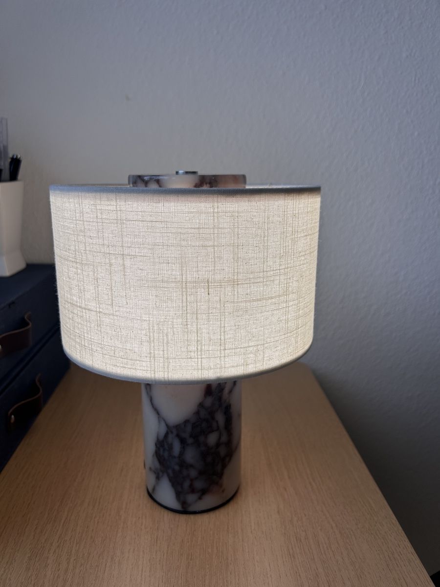 Lampes: Table Lamp Marble Design USB Charging 25cm Height – Neuf (Voir description) à Schlieren par dev_fg59 2