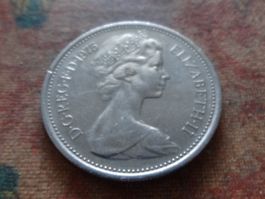 ROYAUME-UNI  5 Pence  1975